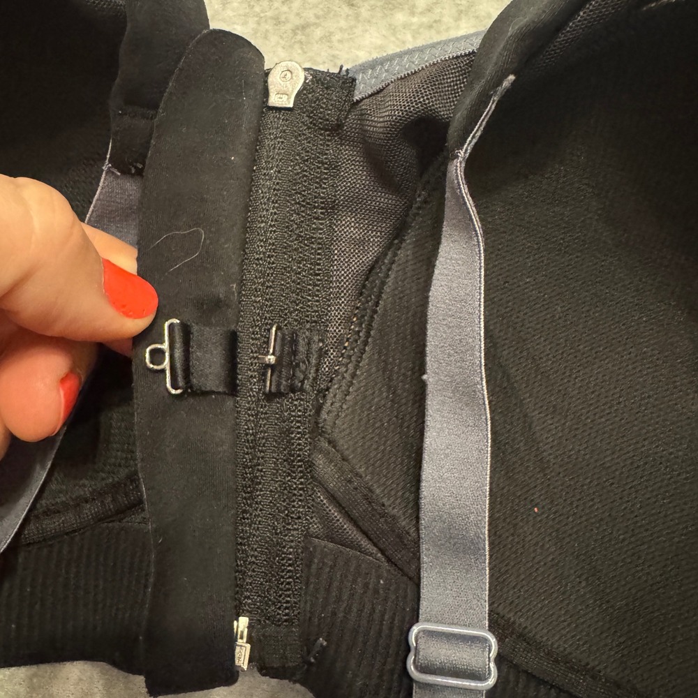 Victoria Secret VSX Sport Front Zip High Impact Sports Bra Black 34D Mesh Trim - Picture 6 of 8